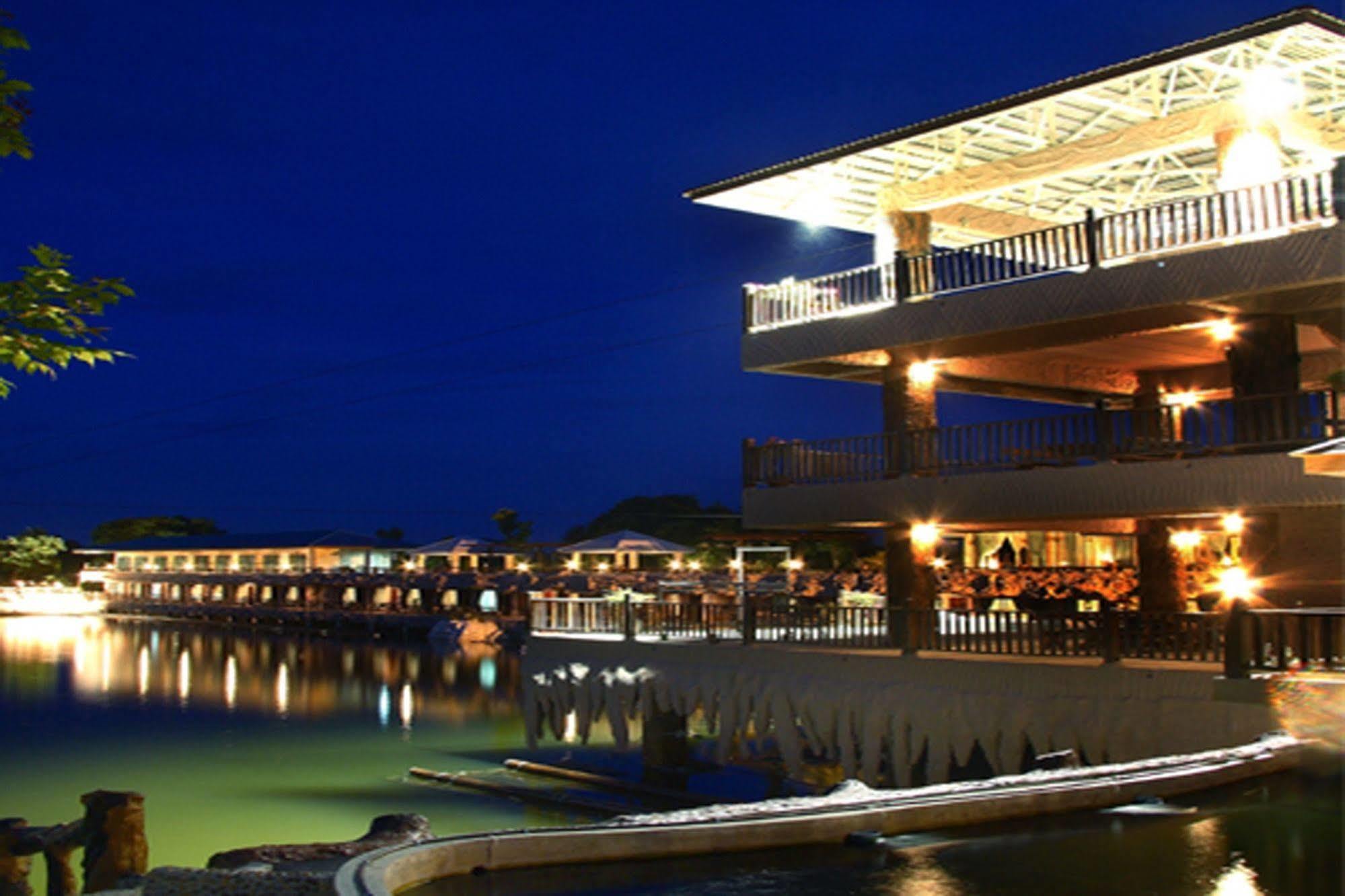Chart Trip Resort ナコーン・ラーチャシーマー エクステリア 写真
