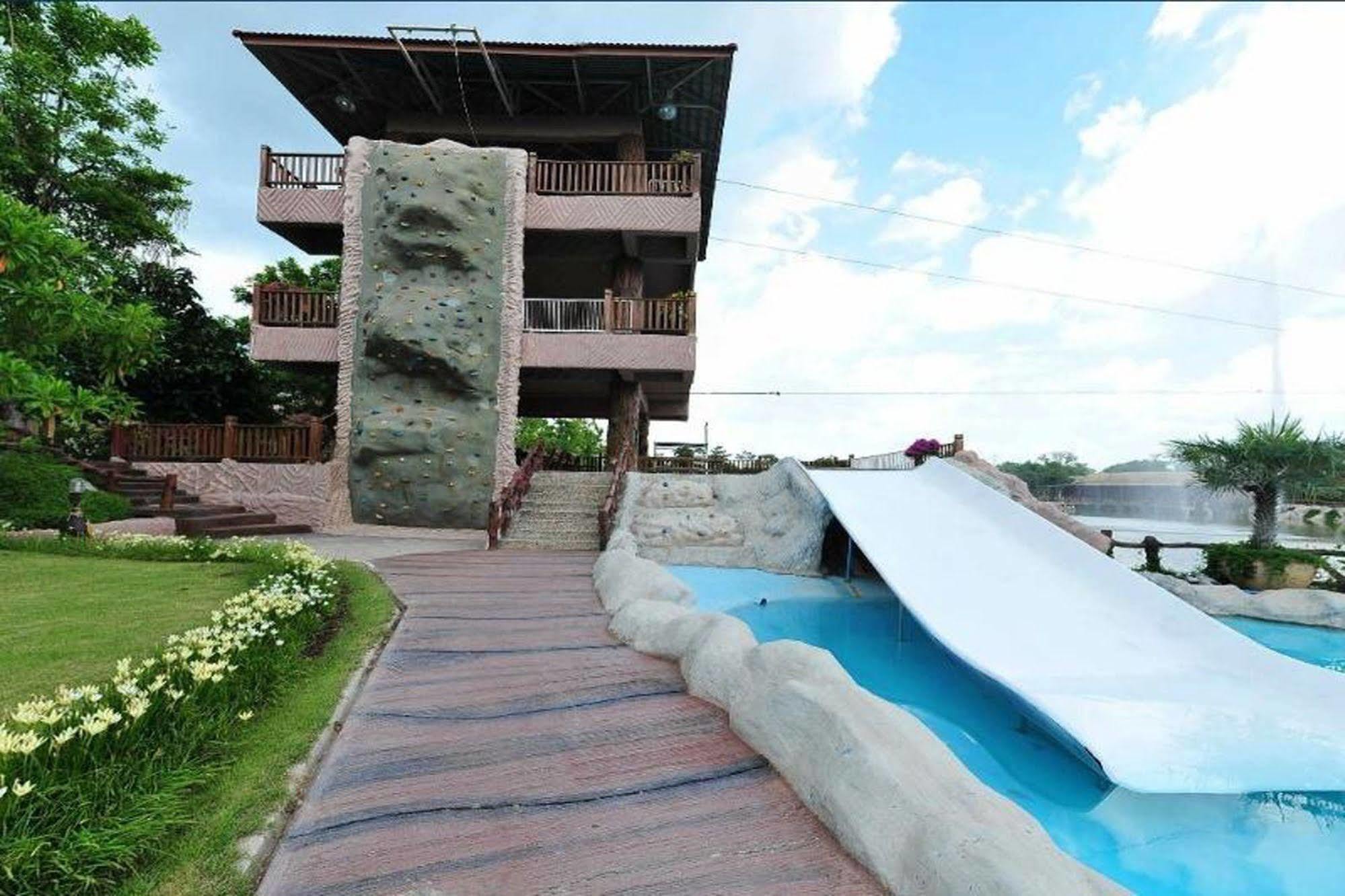 Chart Trip Resort ナコーン・ラーチャシーマー エクステリア 写真